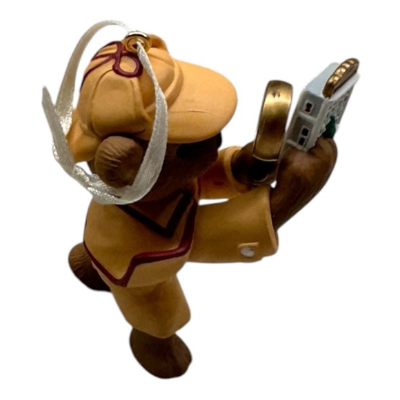Holiday Pursuit Bear Detective 1994 Hallmark Keepsake of Membership Ornament - Picture 4 of 6